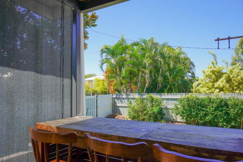 Mooney St Manor - Sunshine Coast Tourism 0
