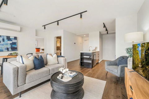 Modern Brunswick - Sunshine Coast Tourism 1