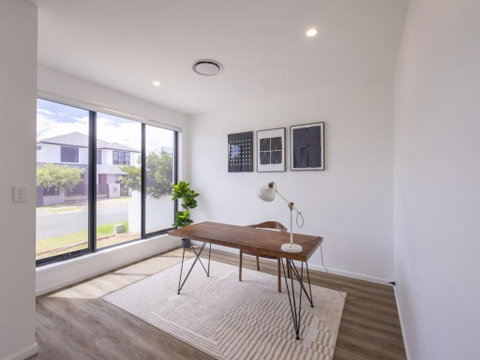 Modern Elegance Spacious 5BR Retreat In Rochedale - Sunshine Coast Tourism 1