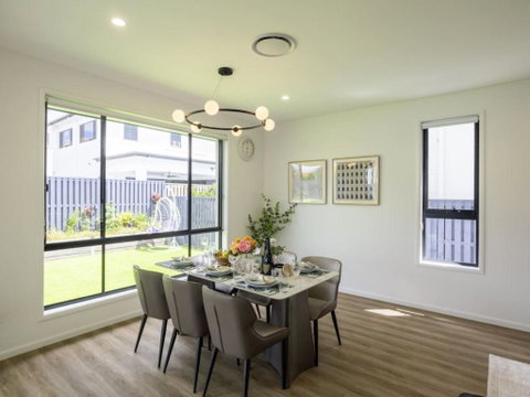 Modern Elegance Spacious 5BR Retreat In Rochedale - Sunshine Coast Tourism 3