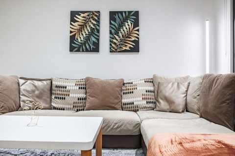 Modern Living 2br Townhouse In Maidstoneoffice - Sunshine Coast Tourism 3