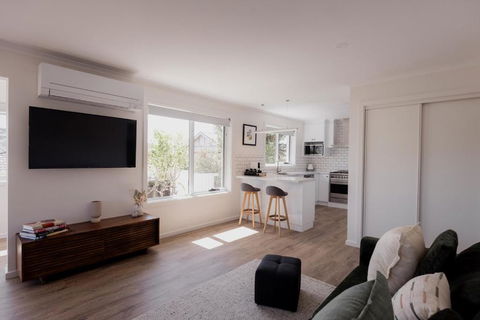 Modern Refurbished Unit In Charming Bellerive - Sunshine Coast Tourism 2