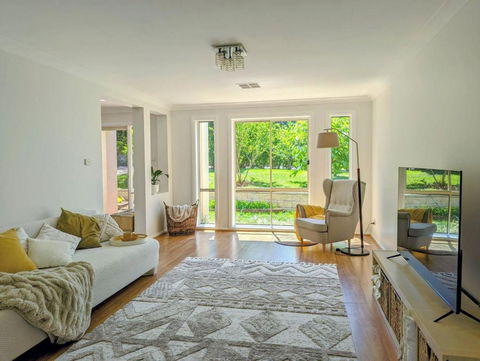 Modern Spacious 5-bedroom Home In Northern Beaches - Holiday Sunshine Coast 0