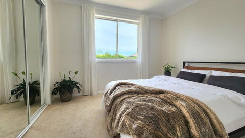 Modern Spacious 5-bedroom Home In Northern Beaches - Holiday Sunshine Coast 2