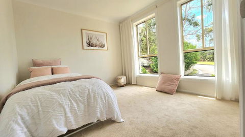 Modern Spacious 5-bedroom Home In Northern Beaches - Holiday Sunshine Coast 3