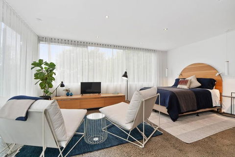 Modern Studio With Sweeping Views - Sunshine Coast Tourism 2
