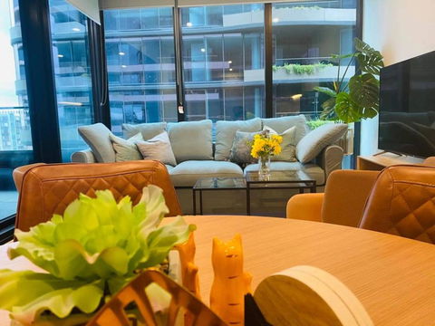 Moody Moon Apartment @ Sky Garden - Glen Waverley - Holiday Sunshine Coast 0