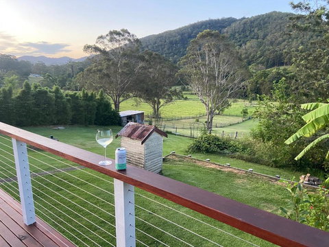 Misty Mountain Cottage At Krambach - Holiday Sunshine Coast 1