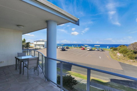 Nautilus 5 - Holiday Sunshine Coast 1