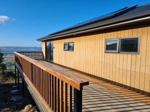 Mount Rumney Escapes - 3 Seaview Wombat House - Sunshine Coast Tourism 0