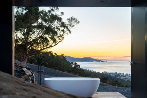 Mountain Top Snug, Studio Itas - Sunshine Coast Tourism 2