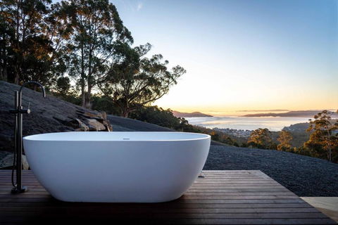 Mountain Top Snug, Studio Itas - Sunshine Coast Tourism 3
