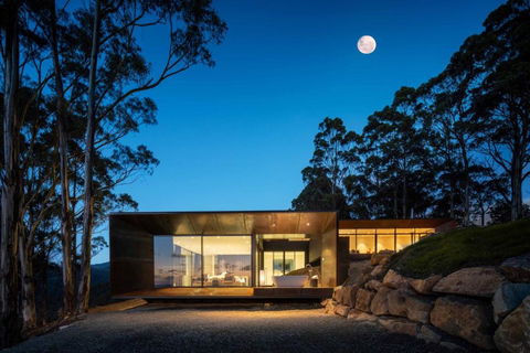 Mountain Top Snug, Studio Itas - Sunshine Coast Tourism 0