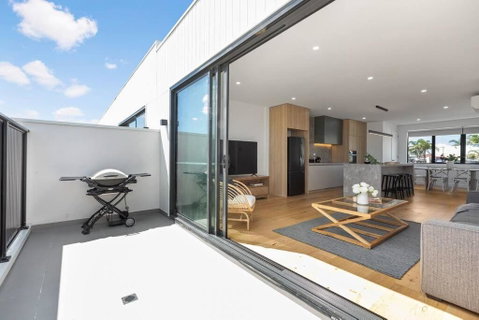Mordialloc Beach Retreat 4 - Mordialloc - Sunshine Coast Tourism 3