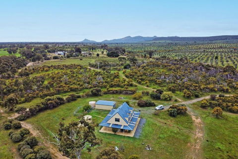 Morningside Farm House With Mountian Views... - Sunshine Coast Tourism 1