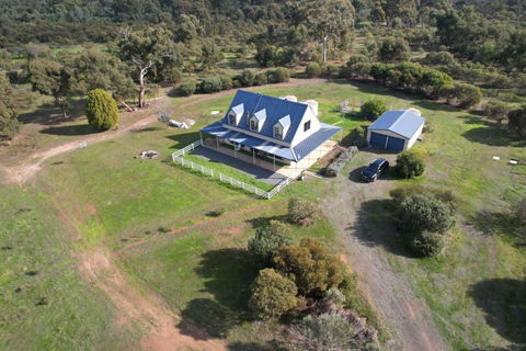 Morningside Farm House With Mountian Views... - Sunshine Coast Tourism 0