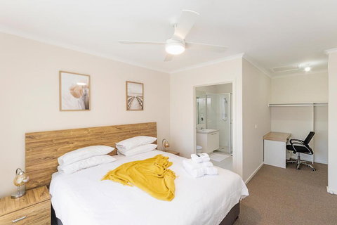Morview Holiday Homes-Implala - Sunshine Coast Tourism 3