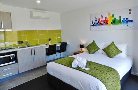 Motel 24 - Holiday Sunshine Coast 1
