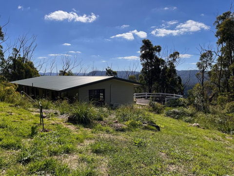 Mountain Tranquility - Holiday Sunshine Coast 0