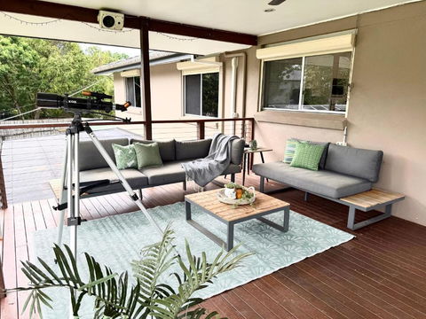 Mountain Views, Spa Bath, Pet Friendly, Near Zoo! - Sunshine Coast Tourism 3