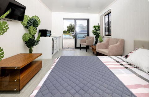 Mountview Wines And Accommodation - Sunshine Coast Tourism 3