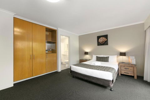 Mt Ommaney Hotel Apartments - Sunshine Coast Tourism 0