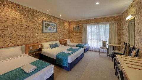 Mulga Country Motor Inn - Sunshine Coast Tourism 2