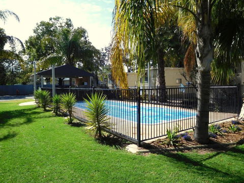 Narrabri Motel And Caravan Park - Holiday Sunshine Coast 0