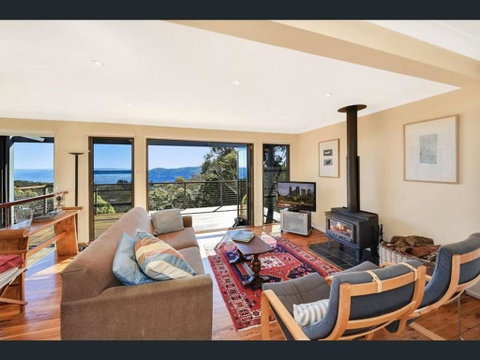Narrow Neck Views - Peaceful 4 Bedroom Home With Stunning Views! - Sunshine Coast Tourism 2