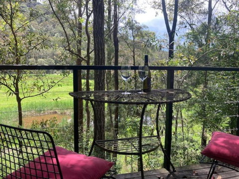 Nature Retreat & Artists Studio 90mins From Sydney - Holiday Sunshine Coast 0