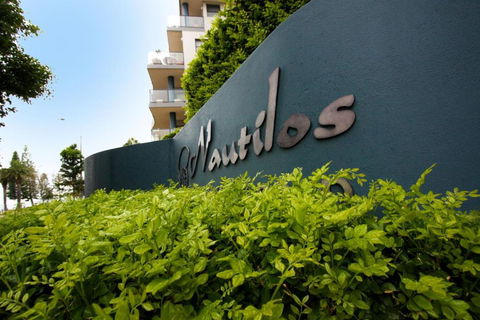 Nautilos On The Harbour - Sunshine Coast Tourism 1