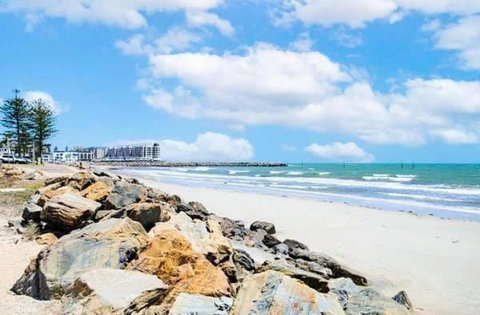 Near Beach Unit 30 - Holiday Sunshine Coast 3