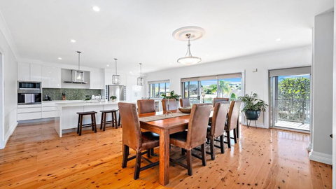 Nelson Bay CBD Oasis 13 Government Rd - Sunshine Coast Tourism 3