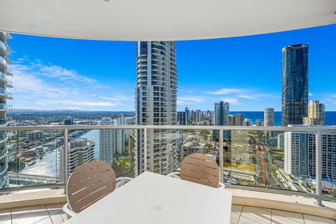 NEW Chevron Ocean Views Central Surfers. - Holiday Sunshine Coast 1