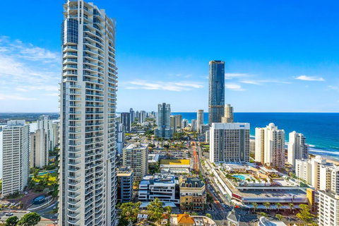 NEW Chevron Ocean Views Central Surfers. - Holiday Sunshine Coast 3