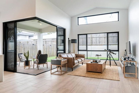 New Designer Built Boutique Holiday Home Heathwood - Holiday Sunshine Coast 1