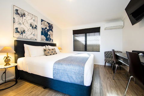 New England Motor Lodge - Holiday Sunshine Coast 0