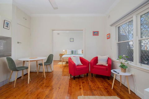 Newcastle Nook - Convenient Comforts In The CBD - Holiday Sunshine Coast 0