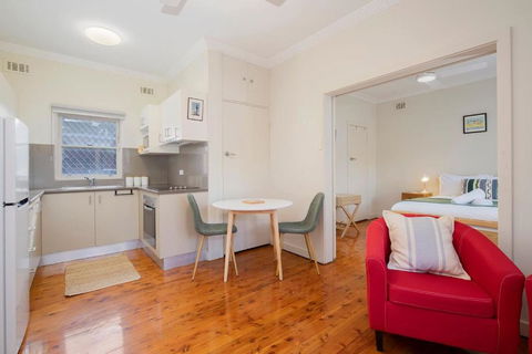 Newcastle Nook - Convenient Comforts In The CBD - Holiday Sunshine Coast 3