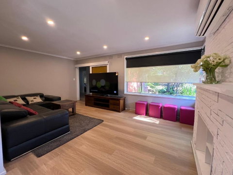 Newly Refurbished House- SuperFast Internet - Sunshine Coast Tourism 0