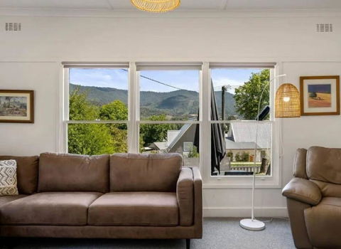 Mount Beauty 3BR Home - Sunshine Coast Tourism 3