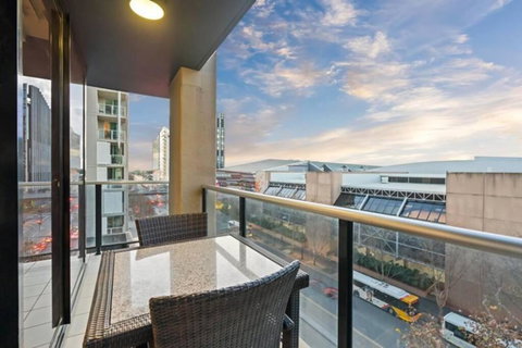 New Heights On North Terrace - 2BR CBD Views Pool - Sunshine Coast Tourism 1