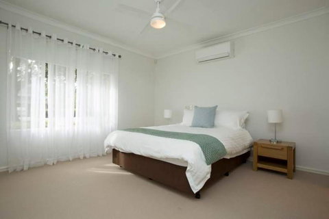 Mt Pleasant Short Stay - Sunshine Coast Tourism 0