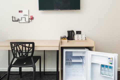 Nightcap At Barkly Hotel - Holiday Sunshine Coast 3