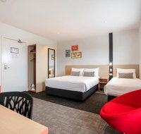 Nightcap at Camp Hill Hotel - Sunshine Coast Tourism