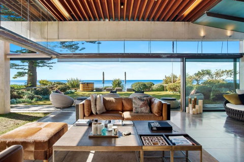 Newport Elegance Absolute Beachfront - Holiday Sunshine Coast 0