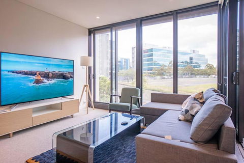 Next To Station Family & Friend Free Parking - Sunshine Coast Tourism 0