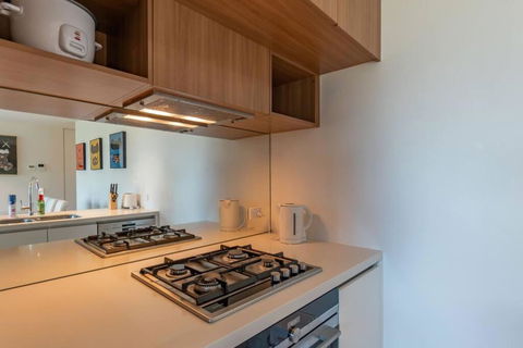 Next To Station Family & Friend Free Parking - Sunshine Coast Tourism 3