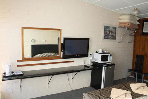 Nhill Oasis Motel - Sunshine Coast Tourism 3