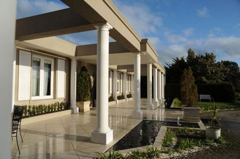Norwood House Motel & Receptions - Holiday Sunshine Coast 0